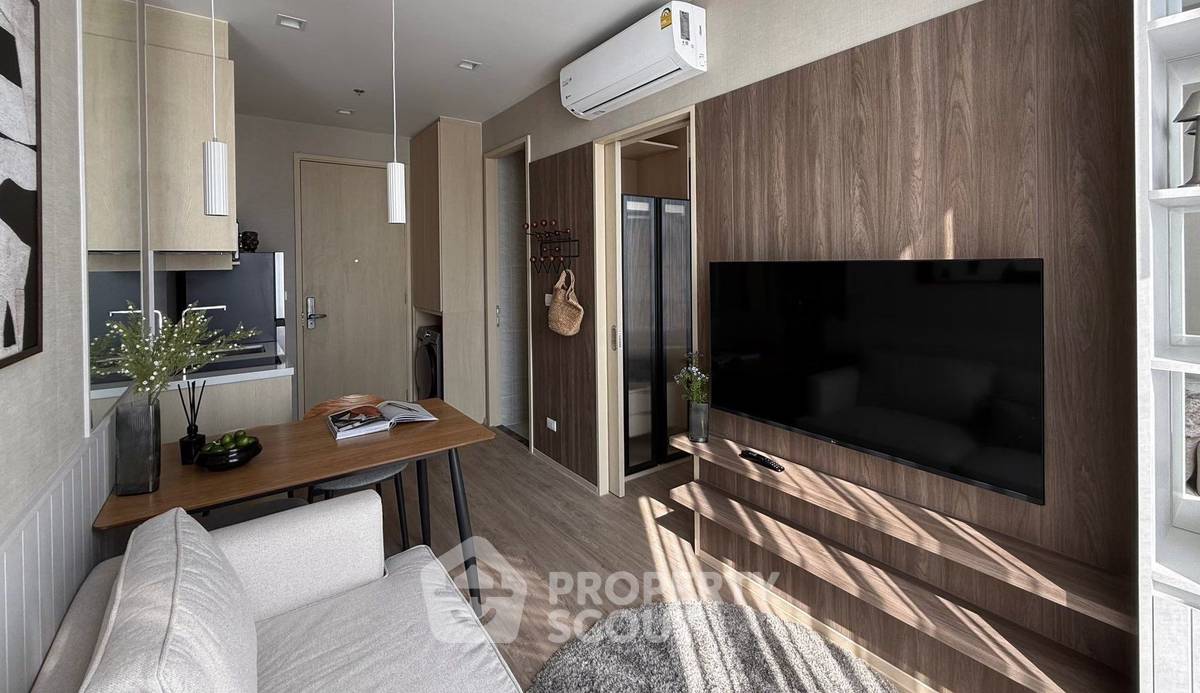 picture High-Floor 1-BR Condo, Noble State 39, 400m to BTS Phrom Phong (ID 2114584) - 1/8