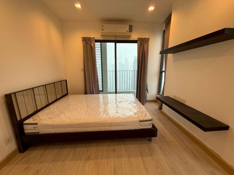 For Sale: Ideo Mobi Rama9, 2-bedroom unit with well-designed layout, spacious and airy, @6.98 MB