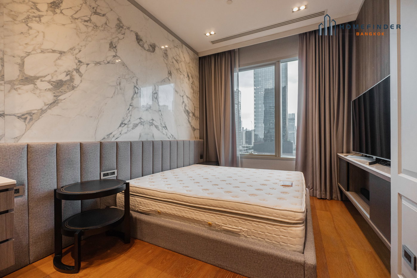 picture 185 RATCHADAMRI 2 bedrooms, for rent - 22/28