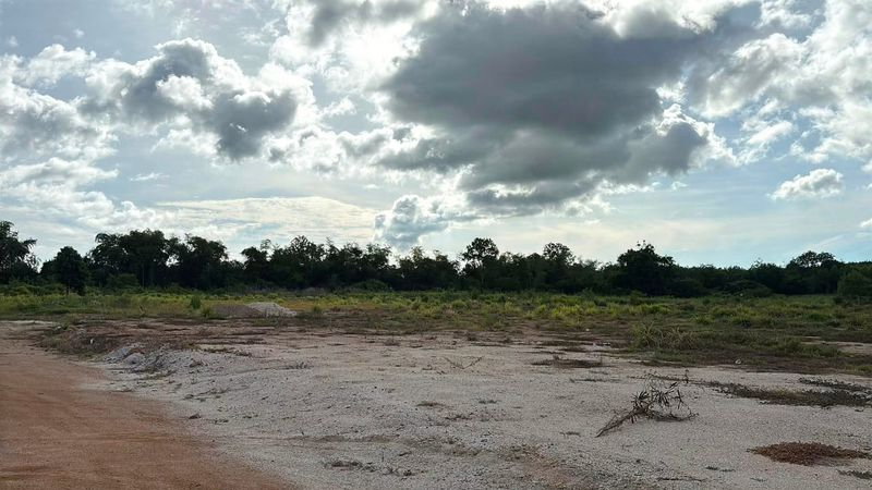 picture Beautiful land plot, located on Highway 331 in Bueng Subdistrict, Sriracha. Convenient access. - 2/7