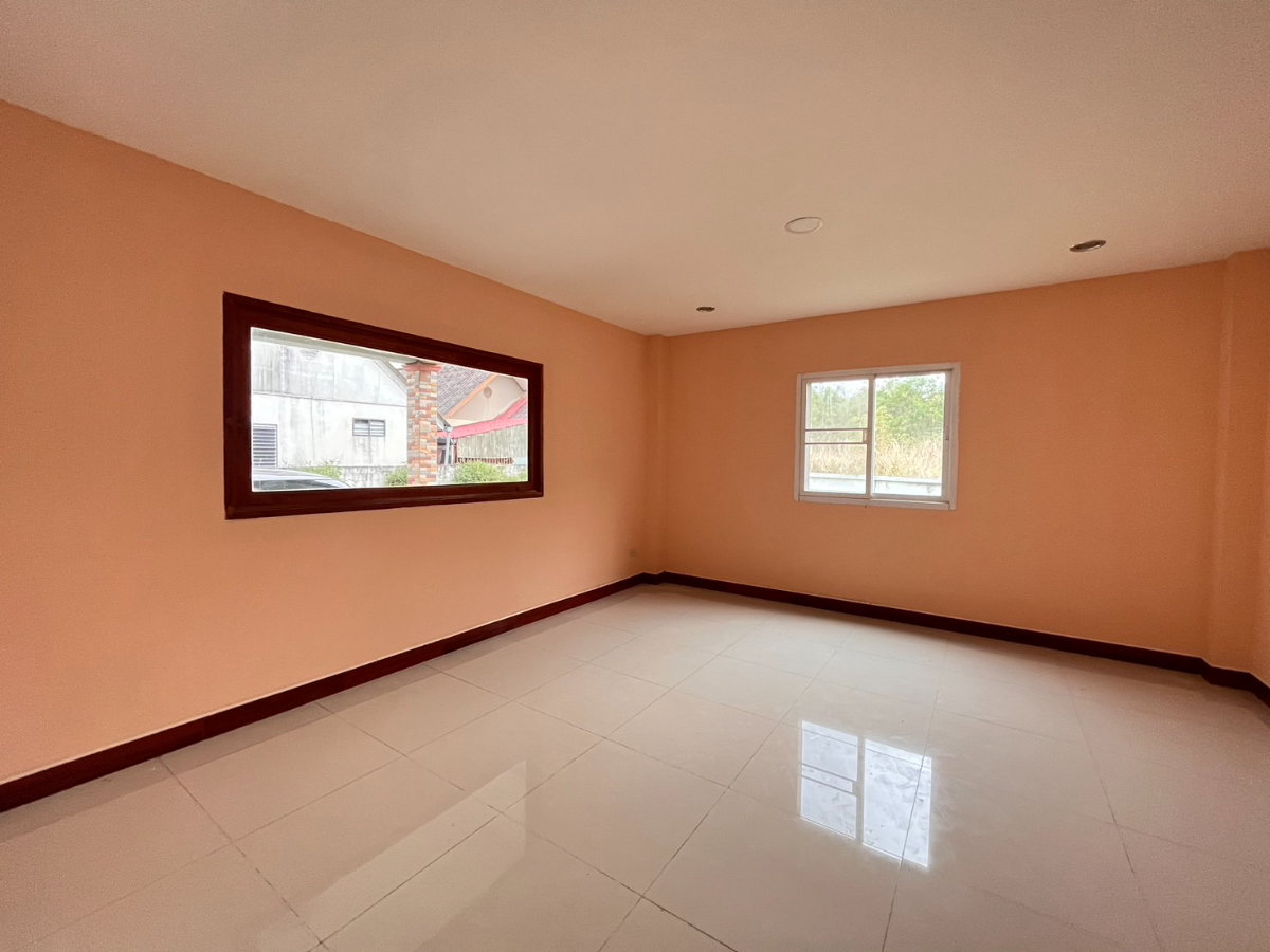 รูป ขายบ้านเดี่ยว 2 ชั้น พื้นที่กว้าง 187 ตร.ม. ทำเลศักยภาพ ใกล้เมืองเชียงใหม่ เพียง 2.39 ล้าน! - รูปที่ 10/18