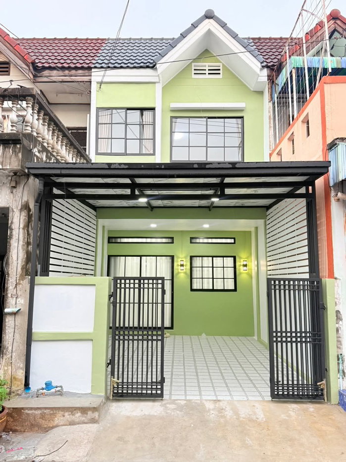 รูป ทาวน์เฮาส์ 2 ชั้น บ้านพร้อมอยู่ หมู่บ้านสินธานี 3 ซอยนวลจันทร์9 ทำเลดี ไม่ต้องแต่งเพิ่ม ใกล้รถไฟฟ้าสายสีชมพู แฟชั่นไอส์แลนด์ - รูปที่ 2/21