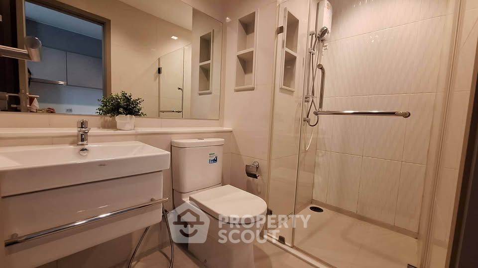 picture 1-BR 25 Sqm, 18th-Floor At Life Asoke - Rama 9, 300m to MRT Phra Ram 9 (ID 2242003) - 6/6