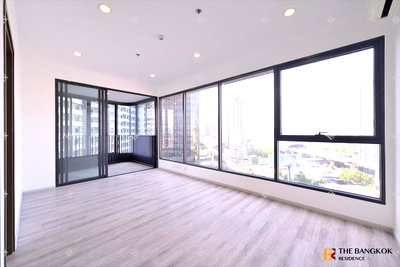 Condos for sale : 🏙️ Unfurnished Condo for Sale at Ideo Mobi Asoke ✨ Great Investment Opportunity with Beautiful City Views Near MRT Phetchaburi