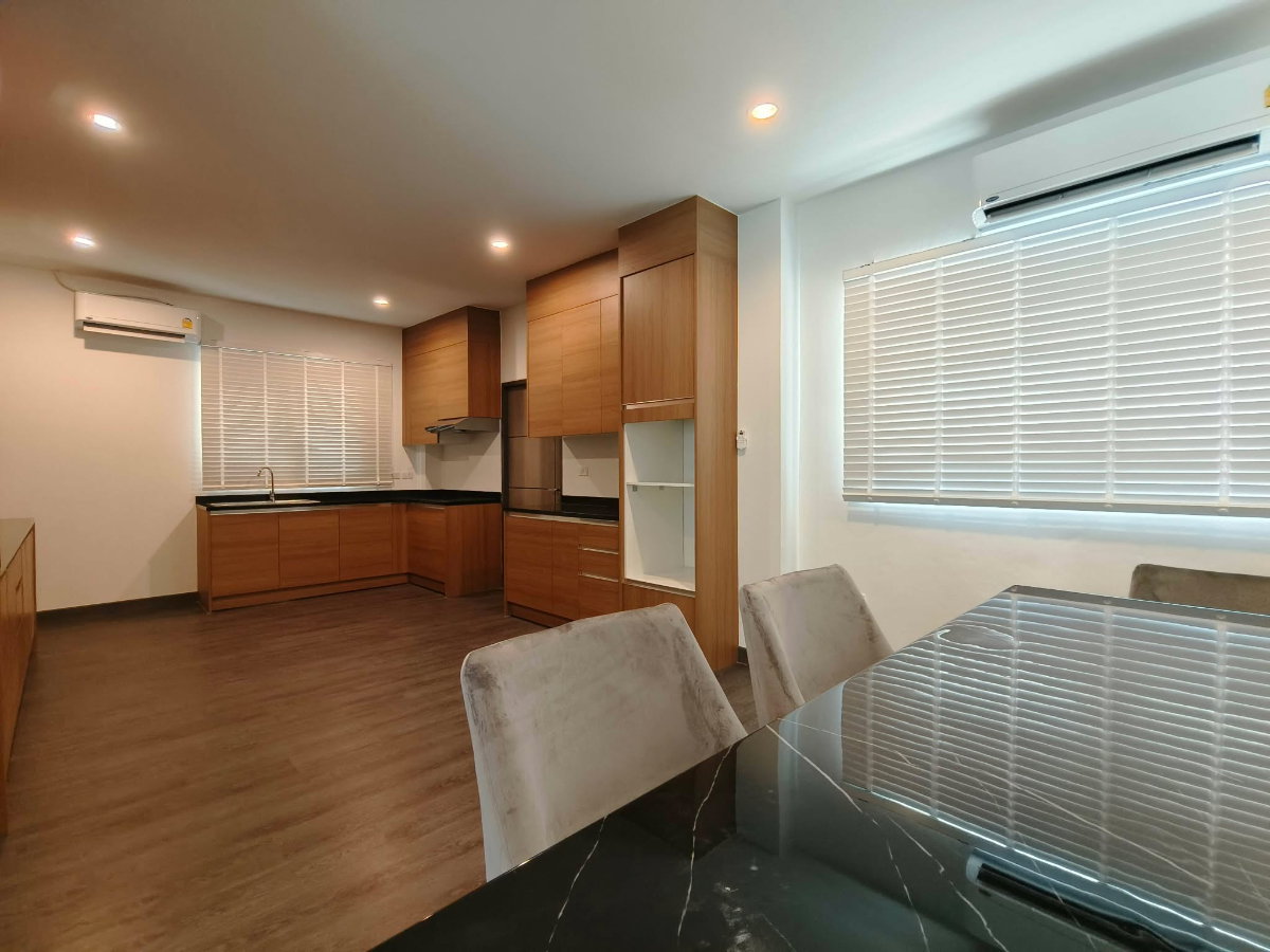 รูป บ้านเดี่ยว 3 ชั้น ในซอยสุขุมวิท 65 (เอกมัย) - รูปที่ 9/34