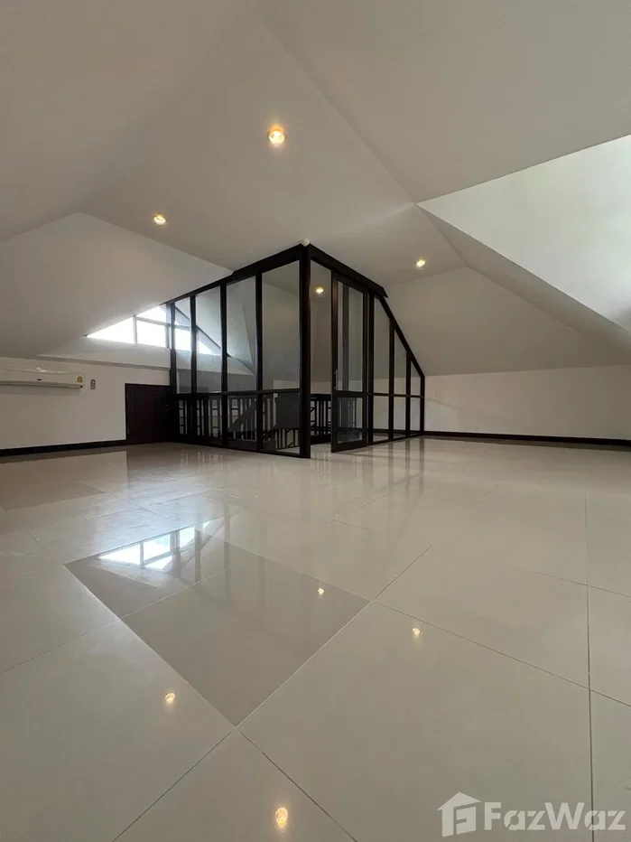 รูป บ้านเดี่ยวให้เช่า 4 ห้องนอน ในโครงการ บ้านสุขุมวิท 18 6546004 - รูปที่ 13/14