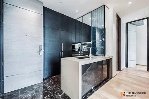 28 Chidlom near BTS Chit Lom Luxuriously Elevated Unit