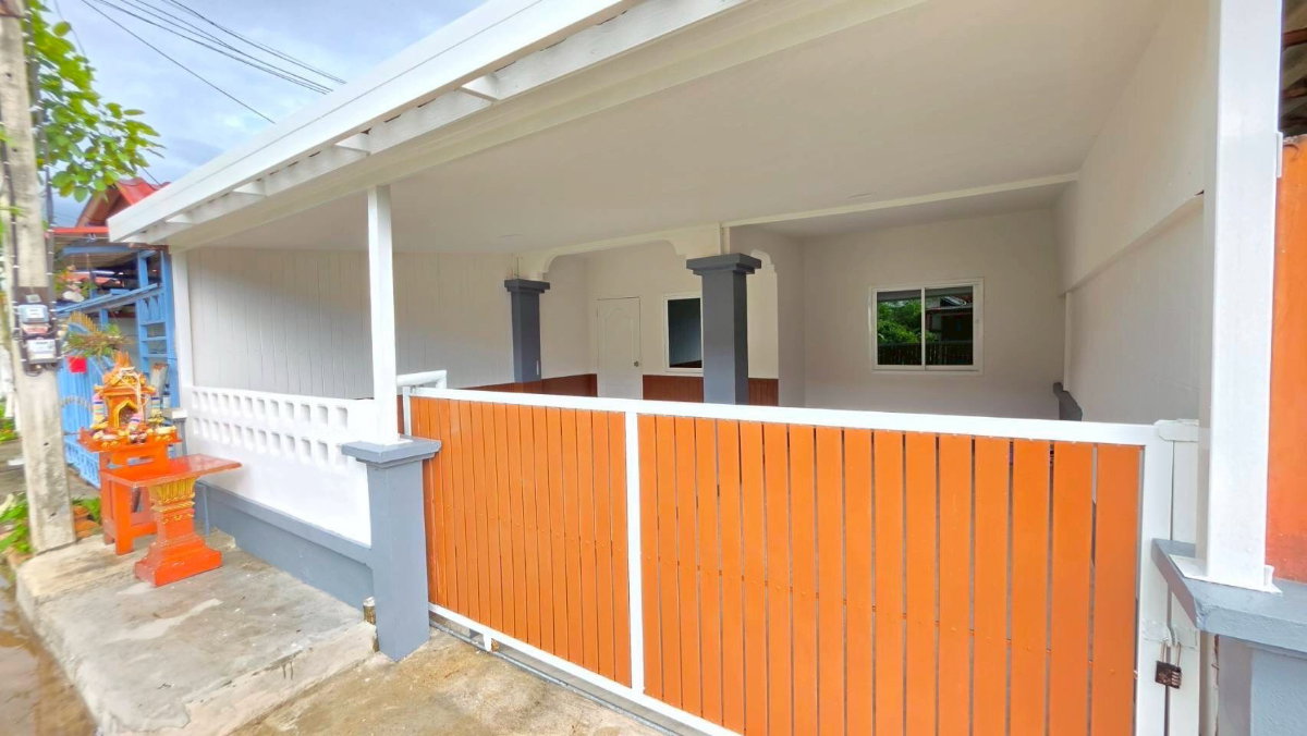picture Newly Renovated Single-Storey Townhouse for Sale – Move-in Ready - 8/8