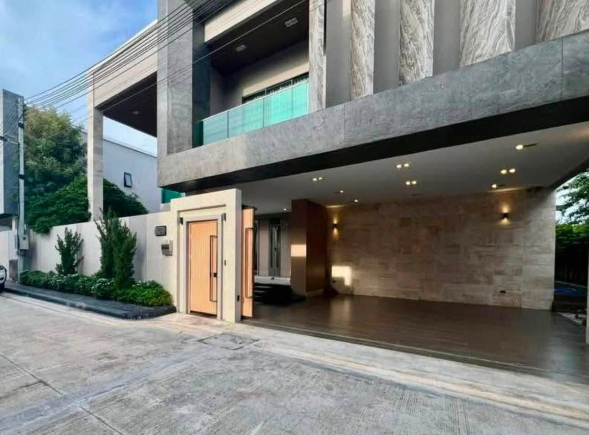 picture Luxury 2-Storey Modern Pool Villa Pattaya with premium decoration - Huay Yai zone - 1/48