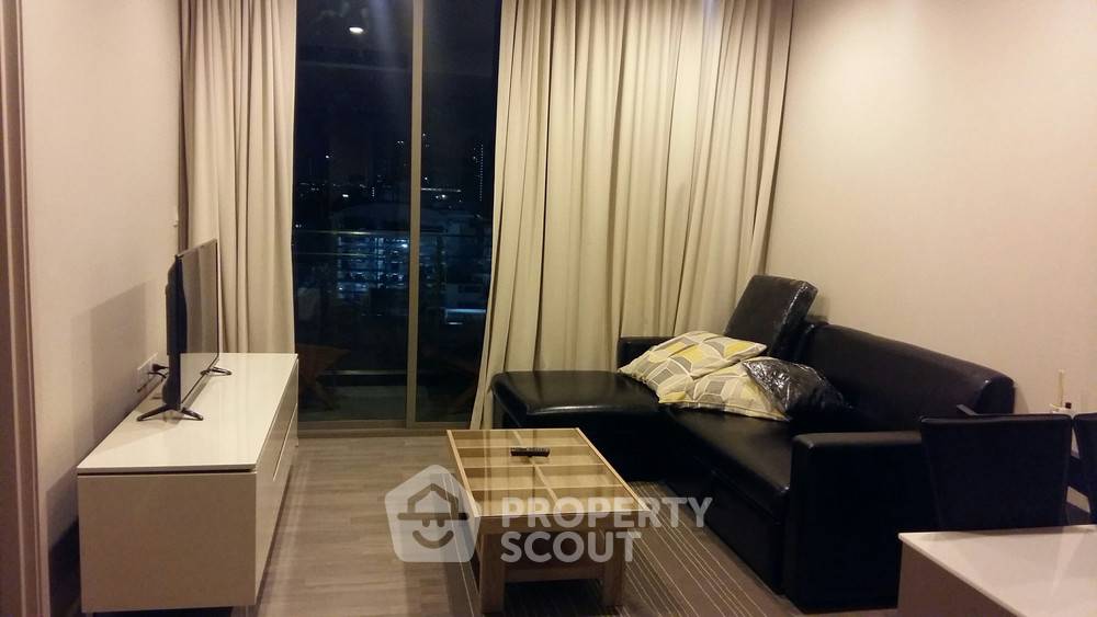picture High-Floor 1-BR 47 Sqm at 333 Riverside, 100m to MRT Bang Pho (ID 373221) - 1/7