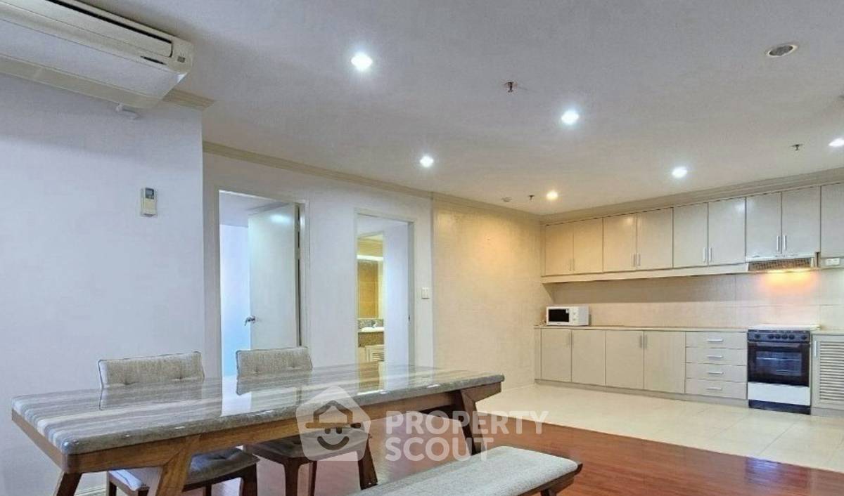 picture 2-BR 135 Sqm At Baan Suanpetch Condo Near BTS Phrom Phong (200m) (ID 3054581) - 4/5
