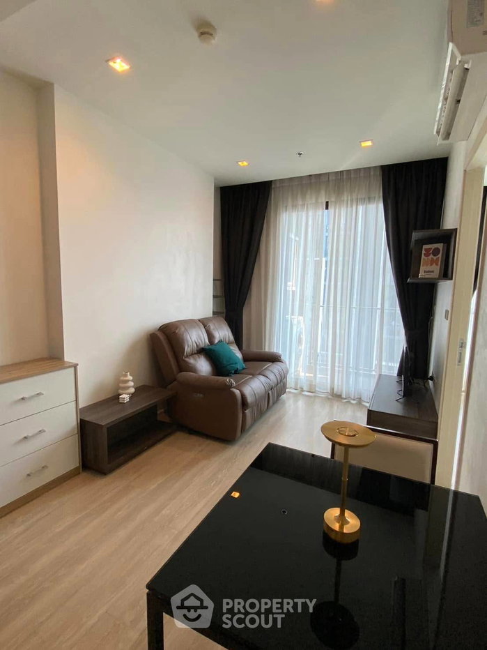 picture 1-BR Condo Quinn Condo Ratchada 17, 400m To MRT Sutthisan (ID 2066116) - 2/10