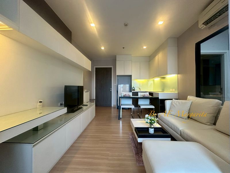 picture Urbano Absolute | 1 Bedroom for rent Nice View and Good furnished High Floor - 2/11