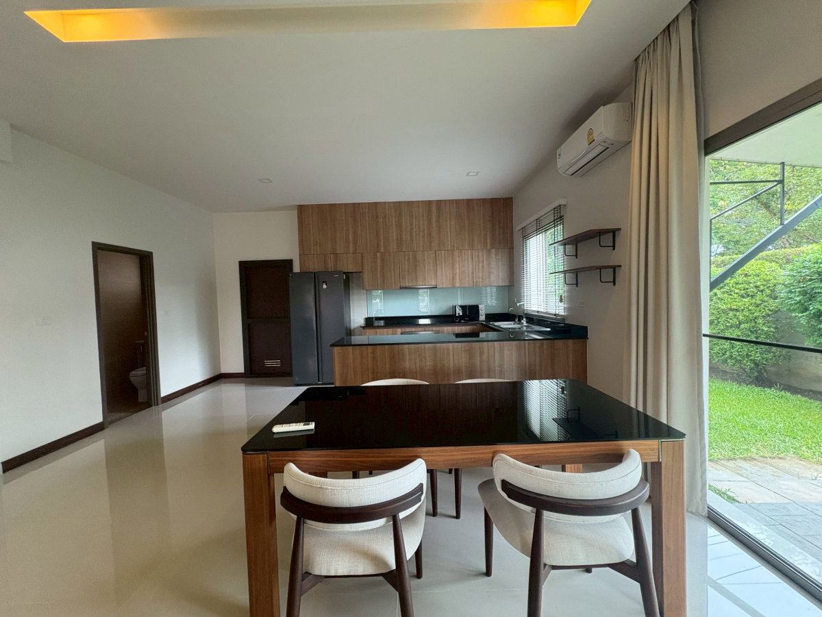 picture 3-Storey Detached House for Rent - 4/24