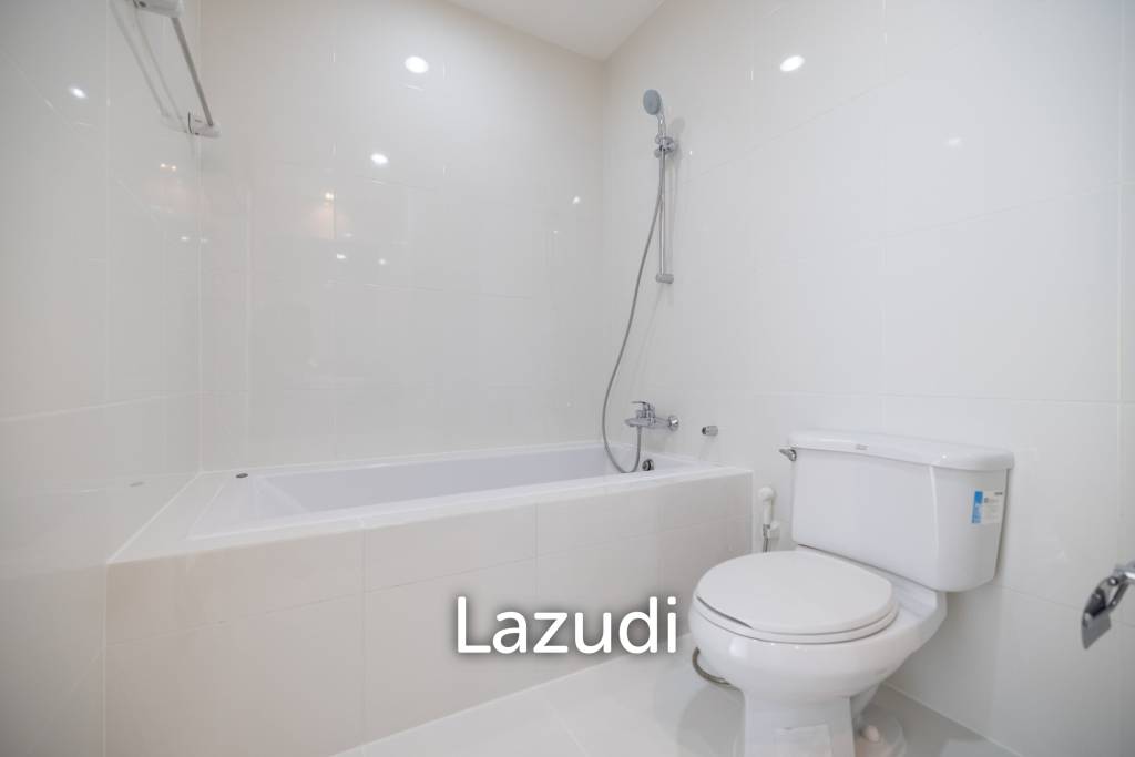 picture 3 Bed 200 Sqm Apartment for Rent - 30/33
