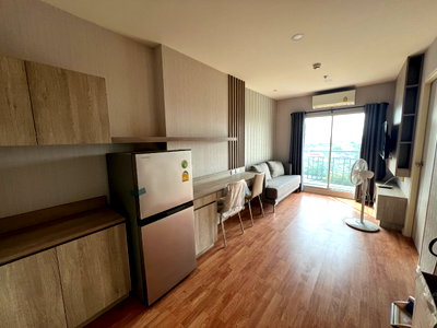 Condos for sale : For Sale: Lumpini Park Borommaratchachonnani - Sirindhorn Condo. Mint condition unit on the 10th floor of Building B. Fully ready to move in.