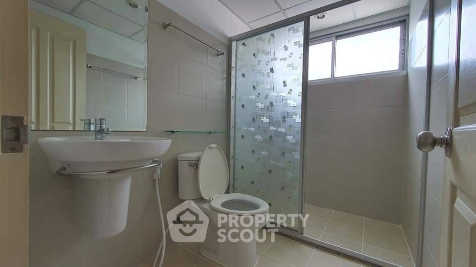picture High-Floor 1-BR 50 Sqm For Rent Supalai Park Asoke Ratchada, MRT Phra Ram 9 (ID 688020) - 3/6