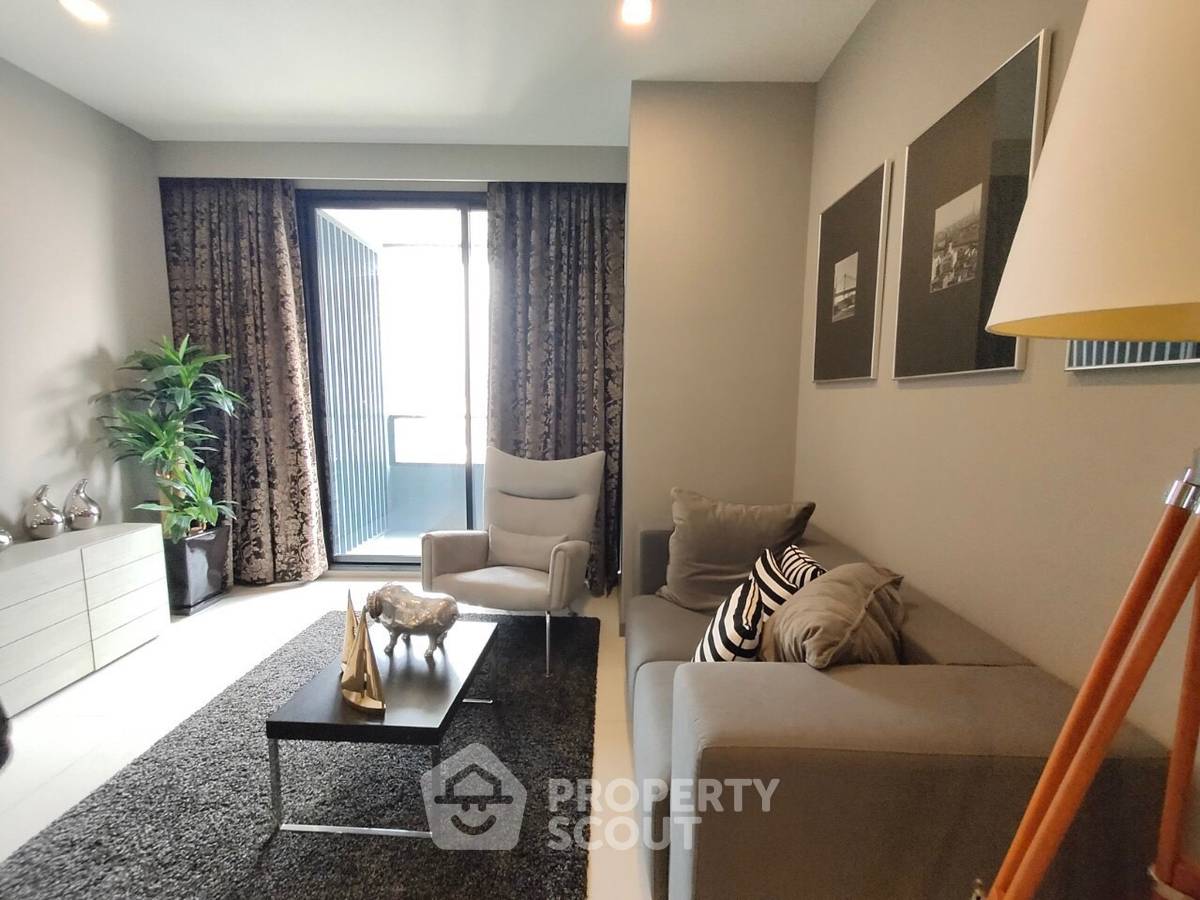 picture Pet-Friendly 1-BR 52 Sqm Condo At M Silom, 400m To BTS Chong Nonsi (ID 1508401) - 2/11