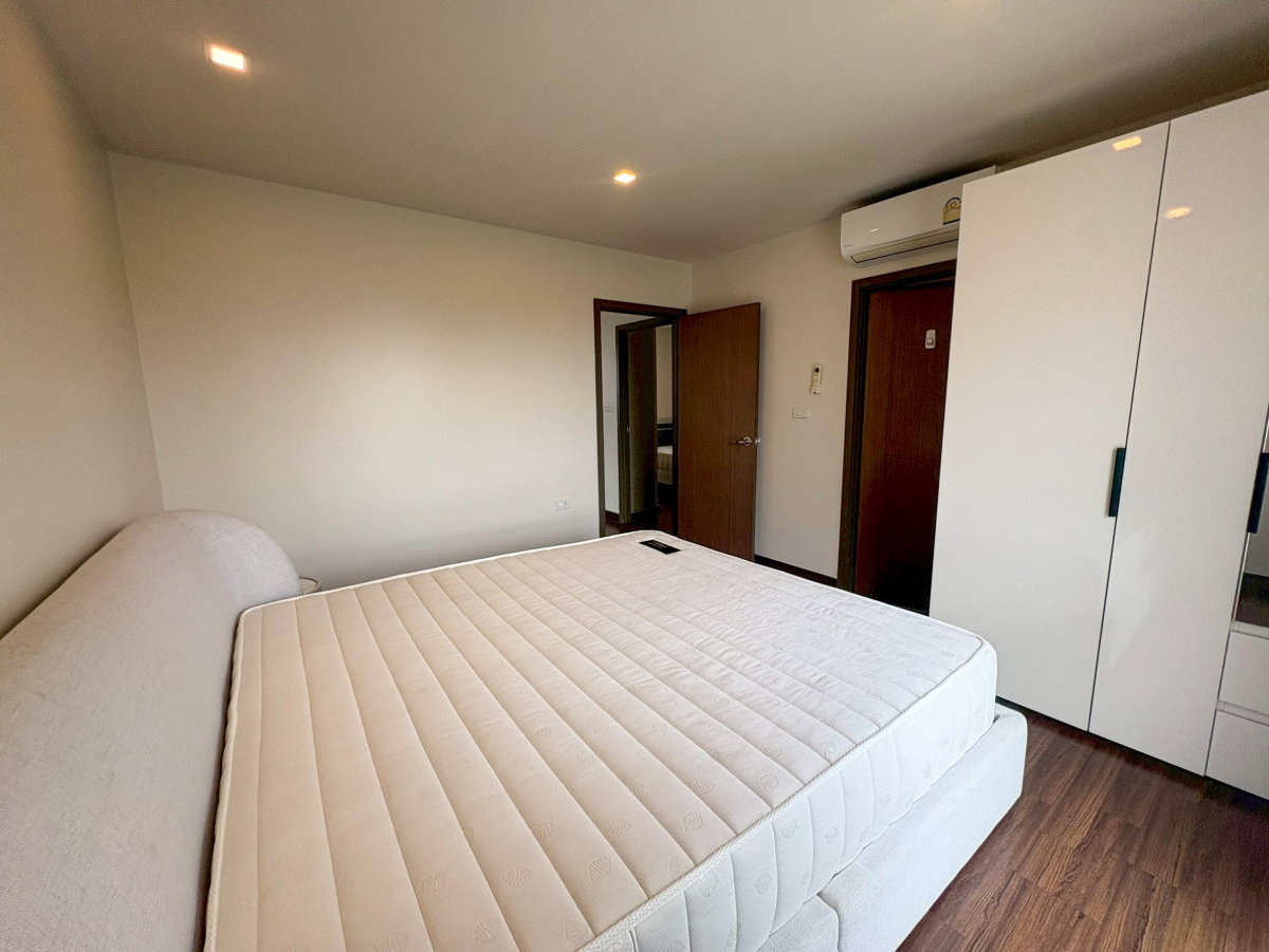 picture 3-Storey Detached House for Rent - 14/24