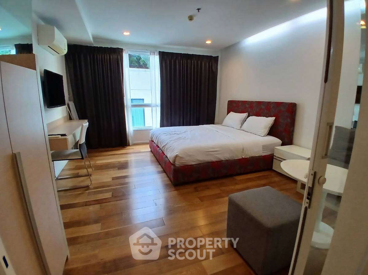 picture 1-BR Condo At 15 Sukhumvit Residences, 300m to BTS Nana (ID 1446918) - 1/15