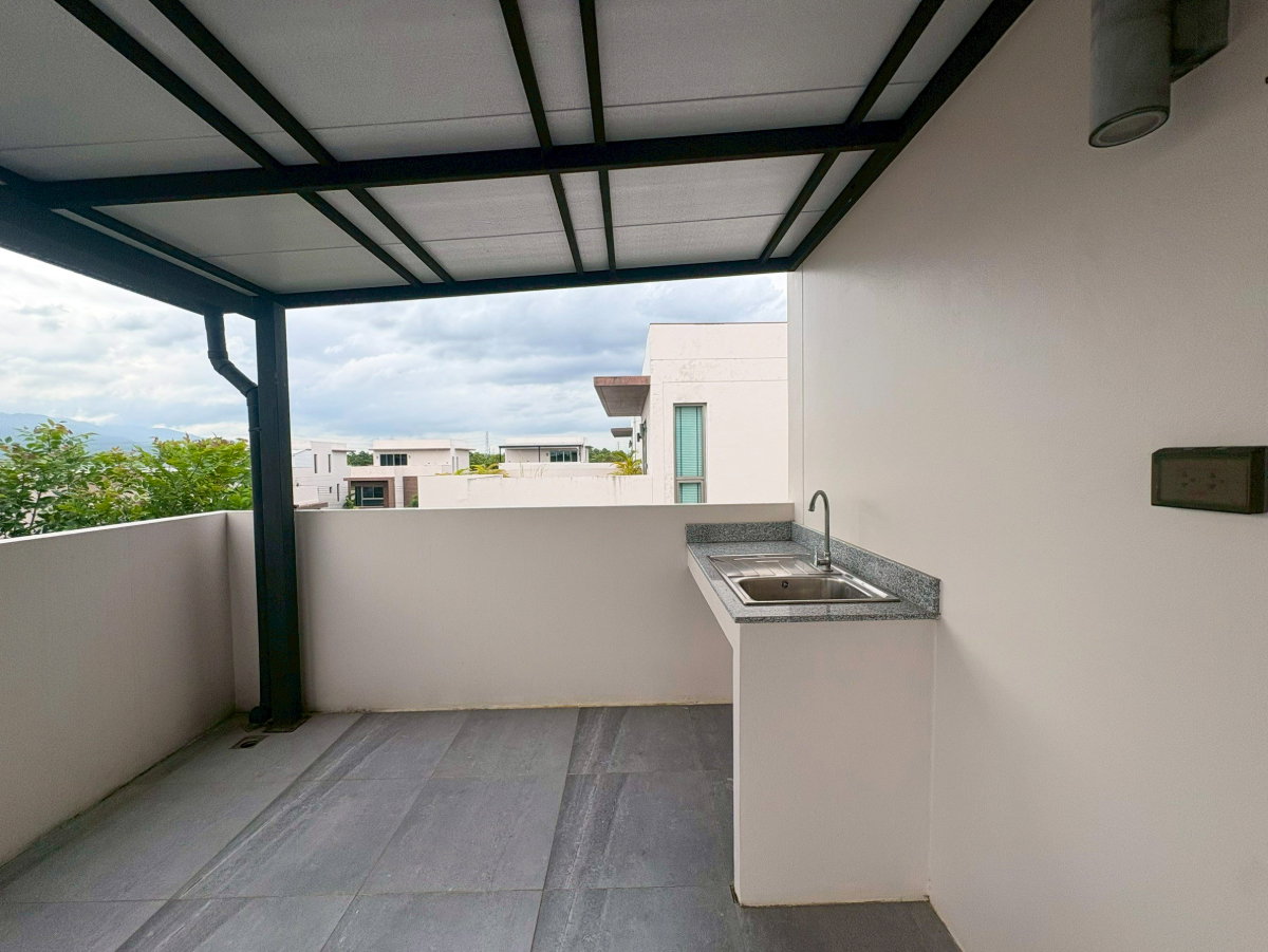 picture 3-Storey Detached House for Rent - 22/24