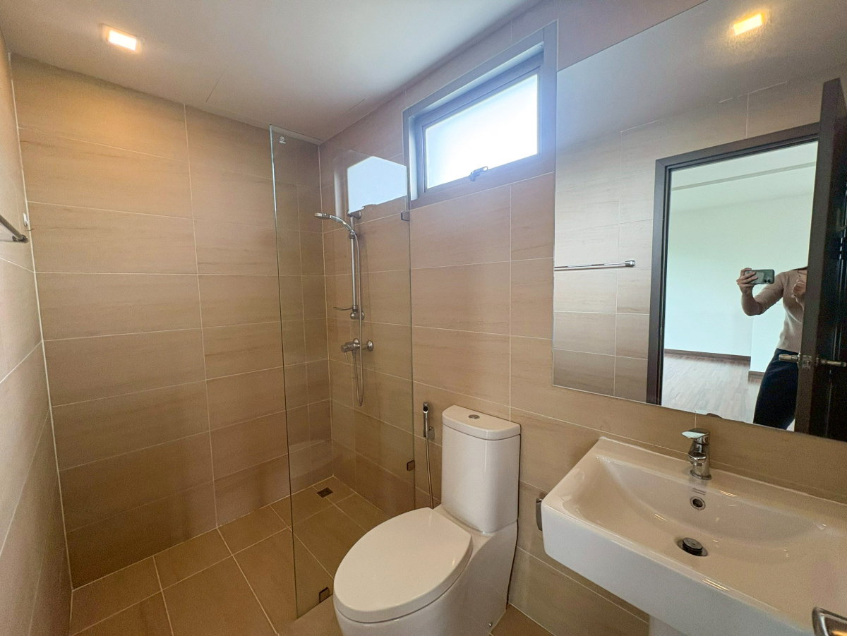 picture 3-Storey Detached House for Rent - 19/24