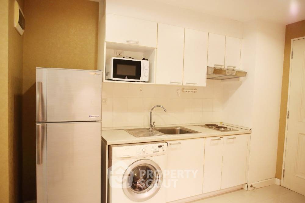 picture 1-BR Condo For Rent At B.R. Condo, 8th Floor, Khlong Chan (ID 380272) - 12/22