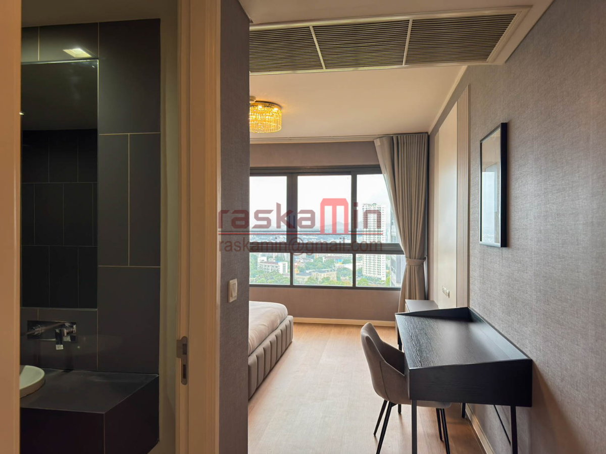 picture Zire Wongamat | High-Floor 2BR Sea View Condo  - 9/31