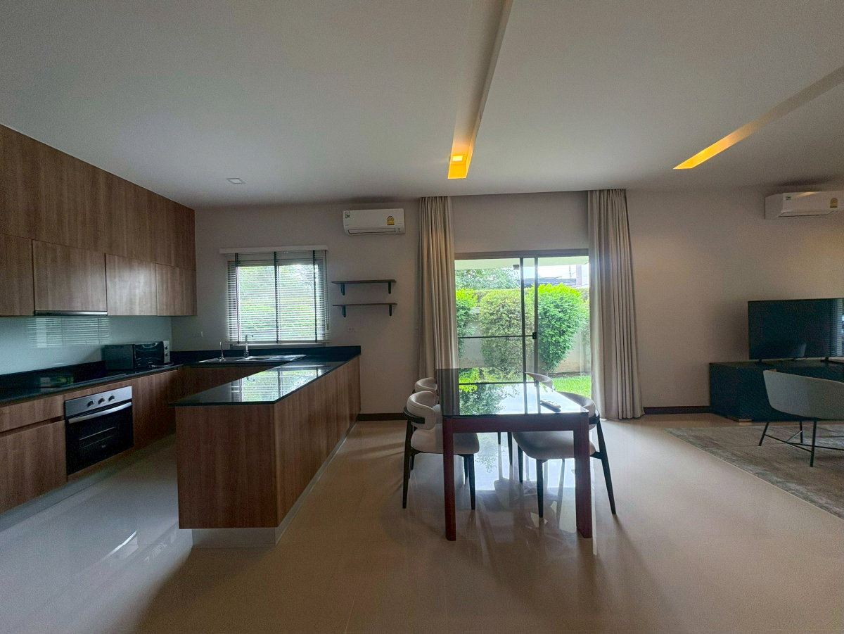 picture 3-Storey Detached House for Rent - 5/24