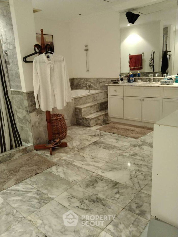 picture 3-BR Condo 400 Sqm TBI Tower Near BTS Phrom Phong (400m) (ID 868061) - 14/15