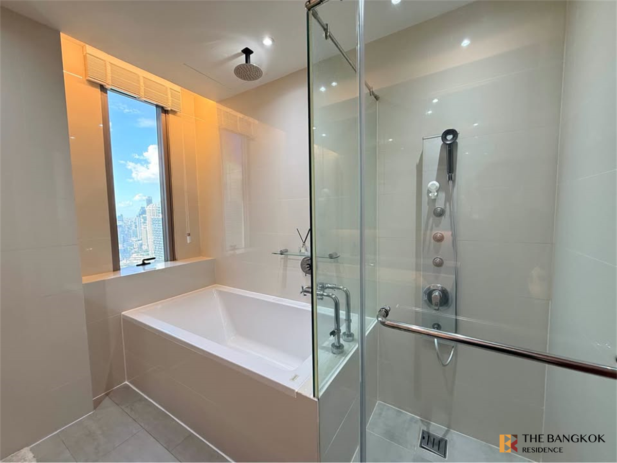 picture Live the Luxury Style in a High-potential Location Ashton Morph 38 near BTS Thong Lo - 9/10