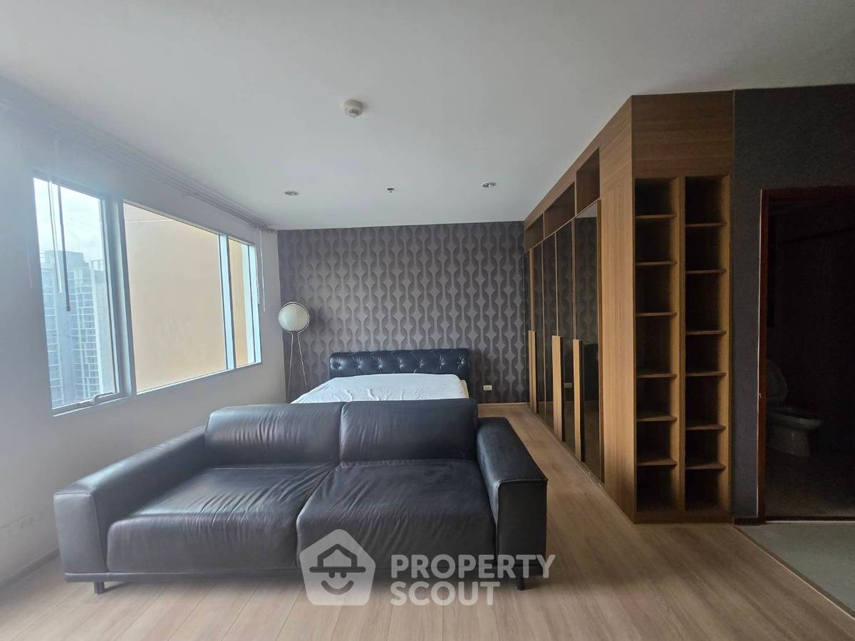 รูป คอนโด 1 ห้องนอน ขนาด 42 ตร.ม. ชั้น 23 โครงการ วิลล่า สาทร ใกล้ BTS กรุงธนบุรี 100 ม. (ID 1107923) - รูปที่ 2/4