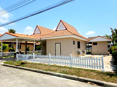 Houses for sale Muang Chon Buri Chonburi : Selling property in Montainview Village, Bang Saen. Excellent location near Bang Saen beach.