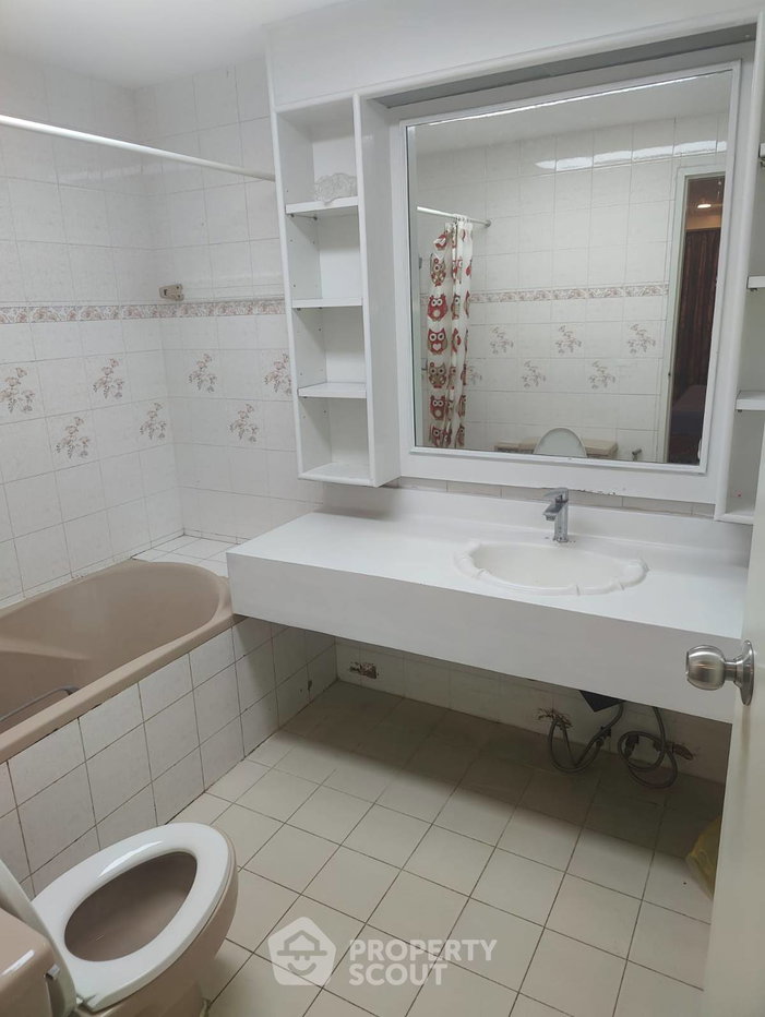 picture 3-BR 188 Sqm High-Floor At Empire House Condo,  BTS Ekkamai (ID 513656) - 13/15