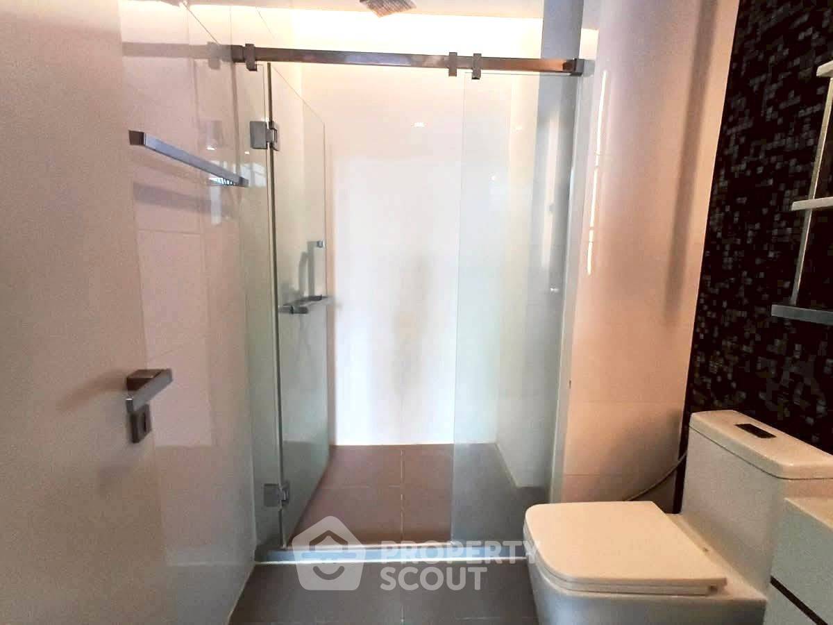 รูป คอนโด 1-ห้องนอน ที่ เดอะ รูม สุขุมวิท 69 ใกล้ BTS พระโขนง (ID 3056705) - รูปที่ 12/14