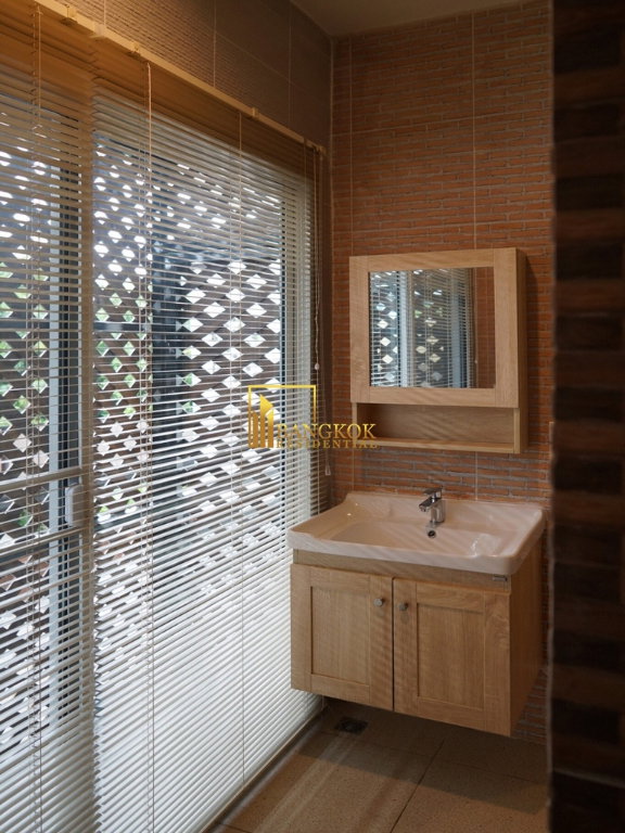 picture Renovated 3 Bedroom Townhouse in Sukhumvit 50 Area - BR49094TH - 8/9