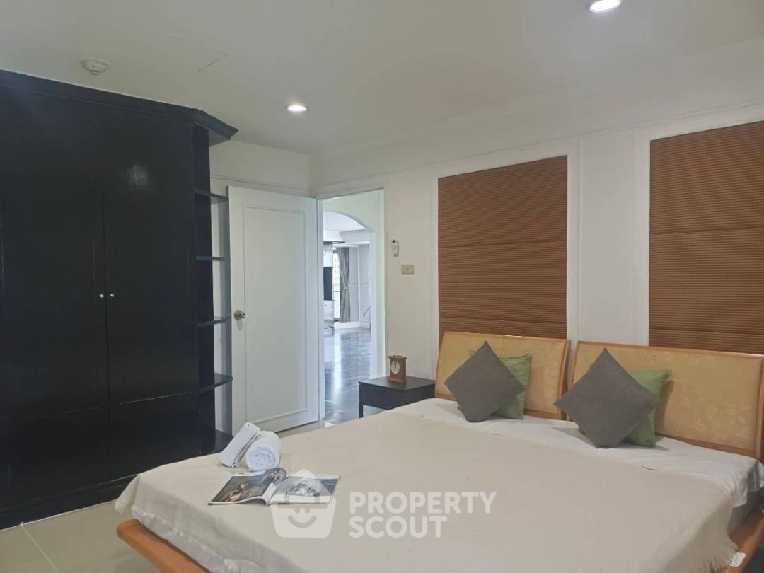 picture 3-BR 156 Sqm Condo At The Waterford Park Sukhumvit 53, BTS Thong Lor (ID 985418) - 14/18