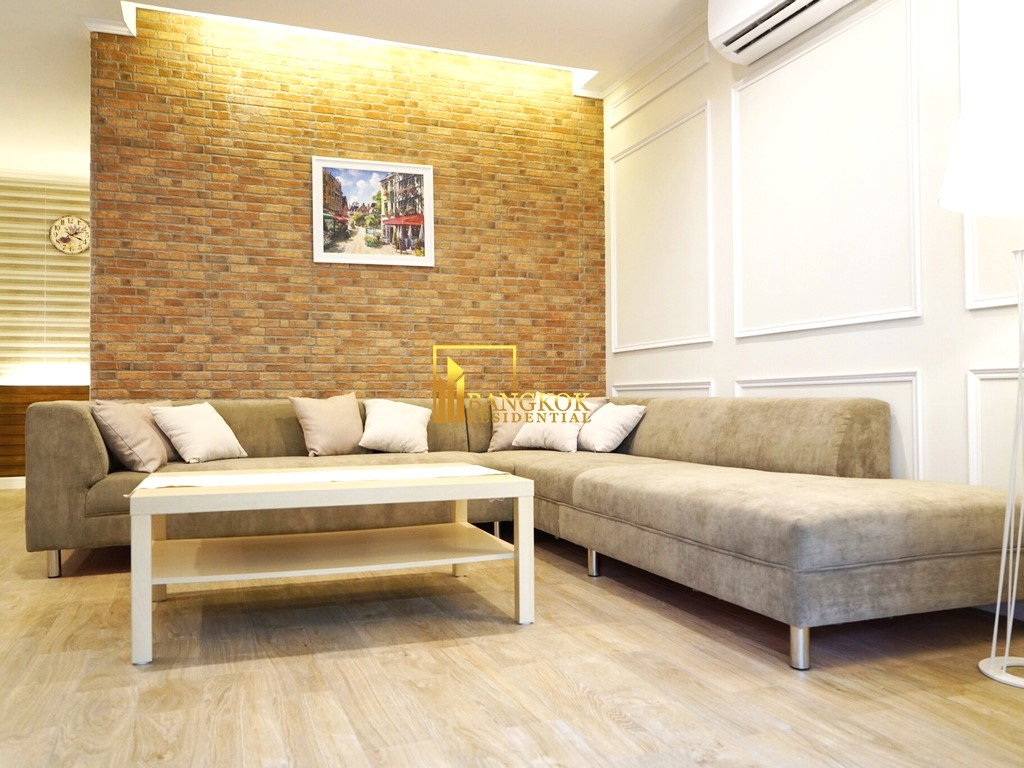 picture Renovated 3 Bedroom Townhouse in Sukhumvit 50 Area - BR49094TH - 1/9