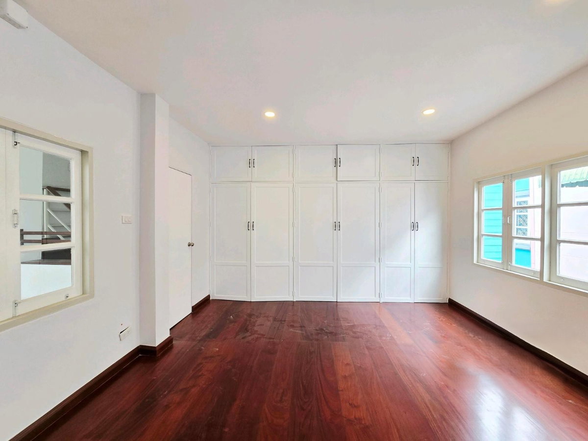 รูป S1469 🏡 ขายทาวน์โฮม 3 ชั้น หลังใหญ่ หมู่บ้านเศรณี ดอนเมือง – สรงประภา ราคาขาย 3,390,000 บาท - รูปที่ 2/10