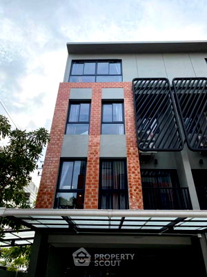 ทาวน์โฮม กรุงเทพมหานคร : ทาวน์โฮม 3 ห้องนอน ขาย ใน BritLoft โชคชัย 4 ใกล้ ลาดพร้าว (ID 3034526)