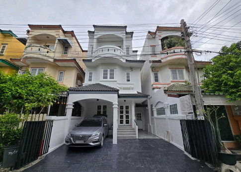 S1469 🏡 ขายทาวน์โฮม 3 ชั้น หลังใหญ่  หมู่บ้านเศรณี ดอนเมือง – สรงประภา ราคาขาย 3,390,000 บาท