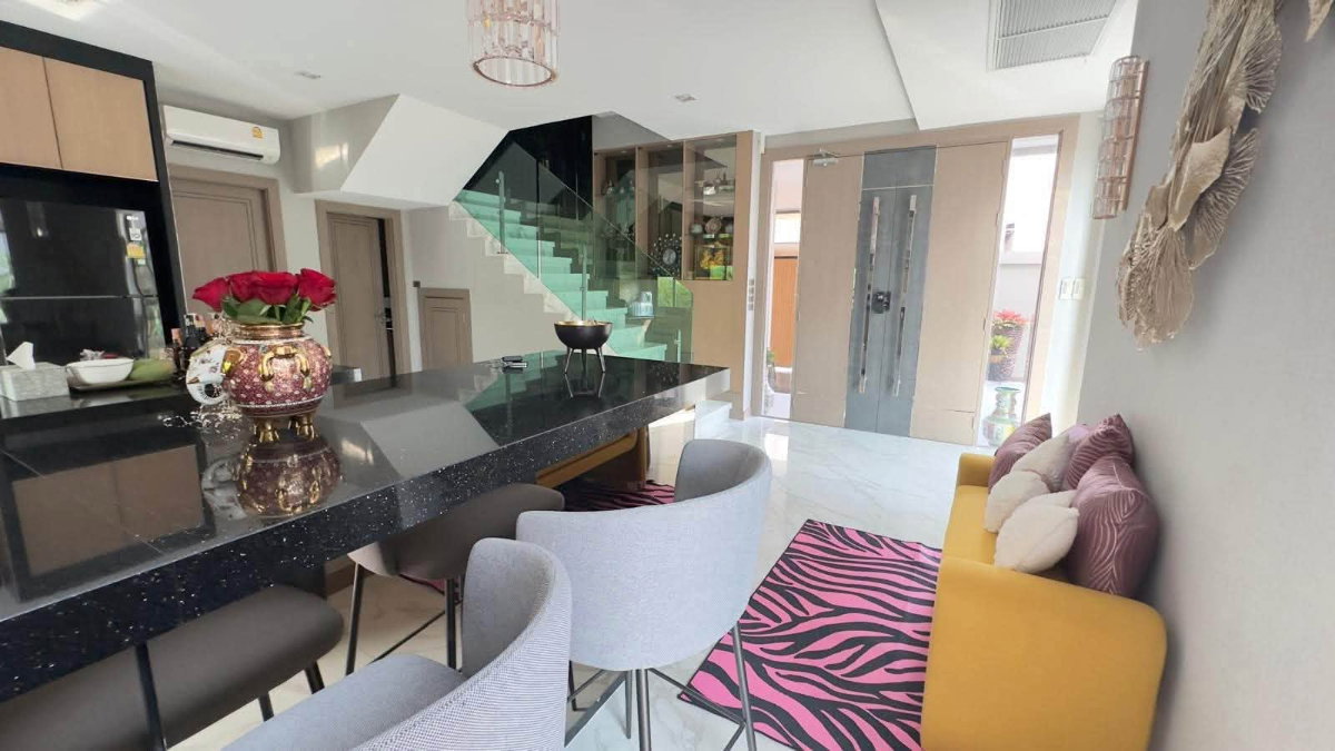 picture Luxury 2-Storey Modern Pool Villa Pattaya with premium decoration - Huay Yai zone - 27/48