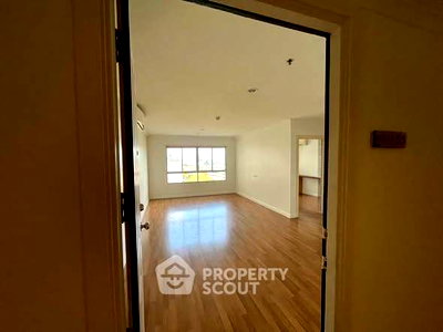 Condos for sale : 2-BR Condo For Sale, Lumpini Place Rama 9–Ratchada, Near MRT Phra Ram 9 (ID 3056931)