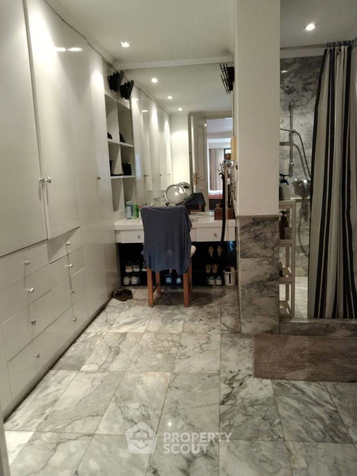 picture 3-BR Condo 400 Sqm TBI Tower Near BTS Phrom Phong (400m) (ID 868061) - 15/15