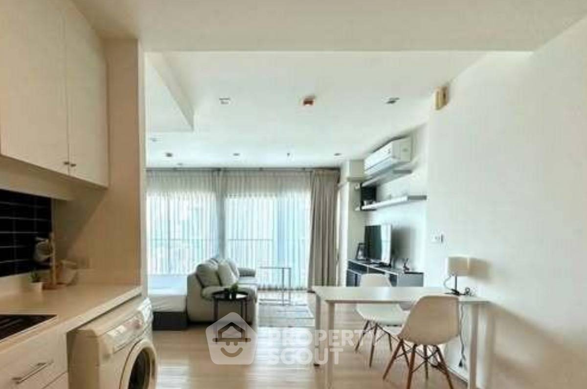 picture 1-BR Noble Remix Condo, 16th-Floor 38 Sqm, 100m to BTS Thong Lor (ID 3051526) - 1/5