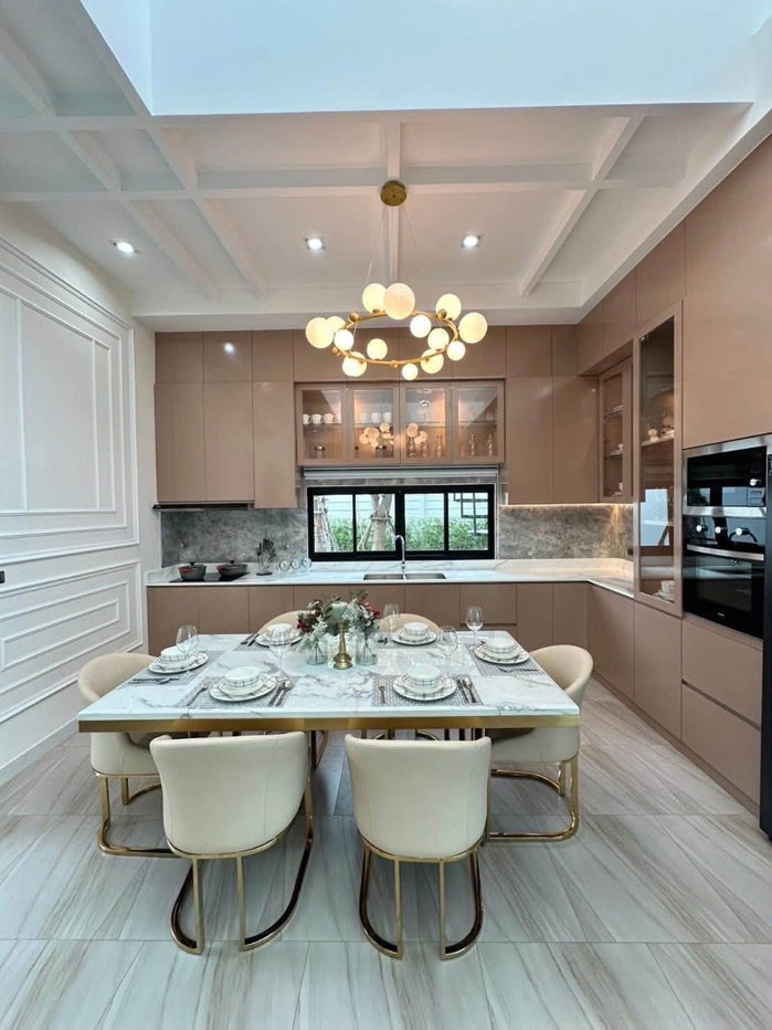 รูป บ้านเดี่ยวหรูพัทยาหลังใหญ่ 3 ห้องนอน พร้อมเฟอร์นิเจอร์ ทำเลดีเดินทางสะดวก ใกล้สิ่งอำนวยความสะดวกและแหล่งท่องเที่ยว - รูปที่ 34/48