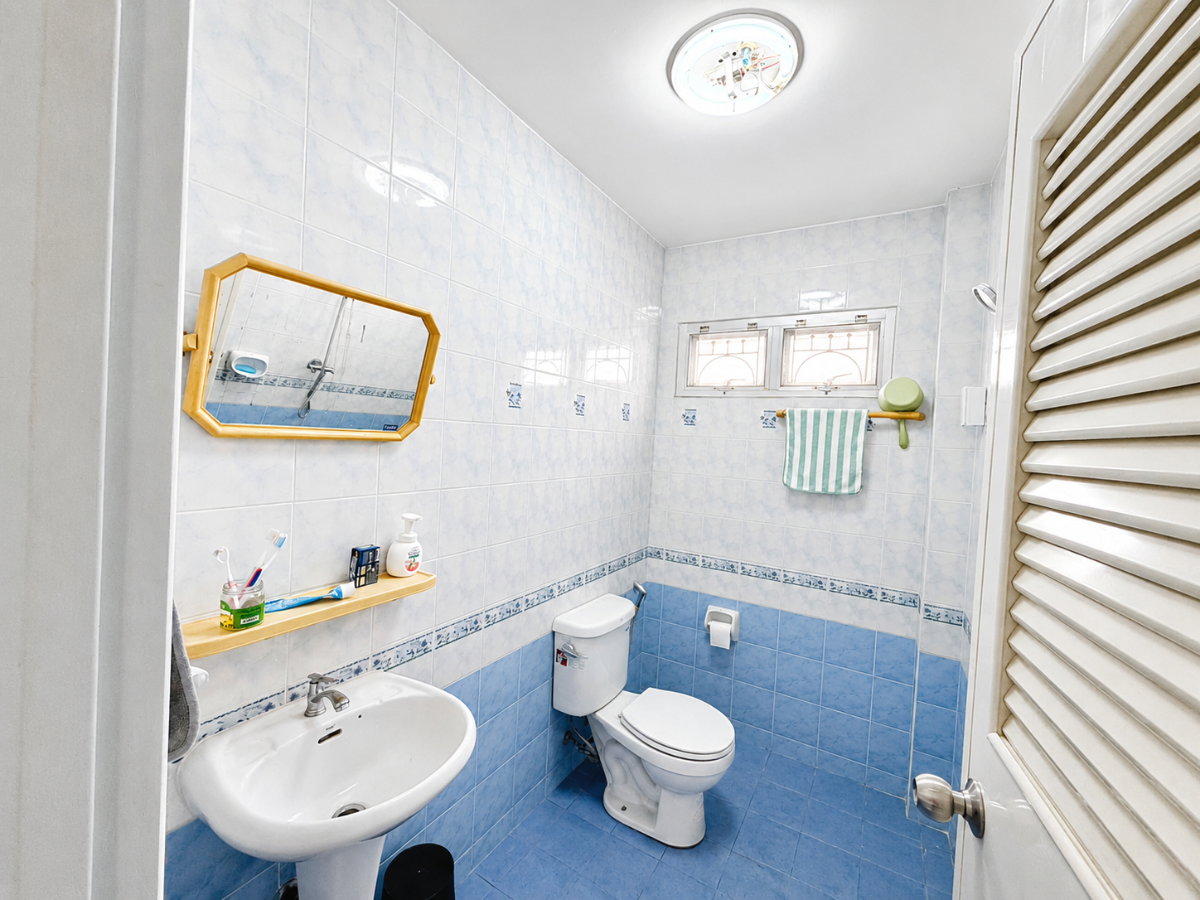 รูป 🏡 บ้านเดี่ยว 2 ชั้น หลังใหญ่ พร้อมเฟอร์ฯ ครบ เพียง 3.5 ล้านบาท! 🏡 - รูปที่ 8/30