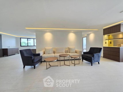 รูปภาพ Well-Priced 3-BR 260 Sqm Condo At President Park, MRT Queen Sirikit (ID 2080975)