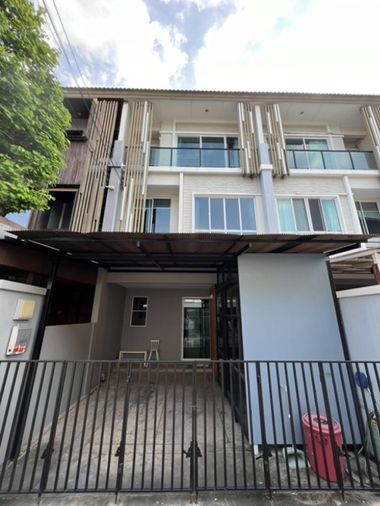 ให้เช่าทาวน์โฮม 3 ชั้น ทำเลเมืองทอง ติดอิมแพค แจ้งวัฒนะ