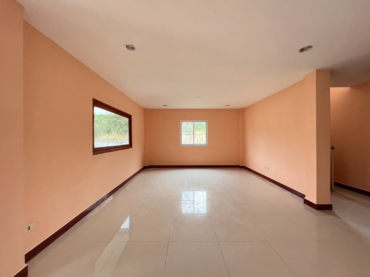 รูป ขายบ้านเดี่ยว 2 ชั้น พื้นที่กว้าง 187 ตร.ม. ทำเลศักยภาพ ใกล้เมืองเชียงใหม่ เพียง 2.39 ล้าน! - รูปที่ 8/18